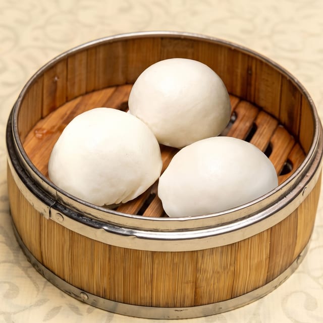蒸奶黃包 L - [Steamed Egg Custard Buns].